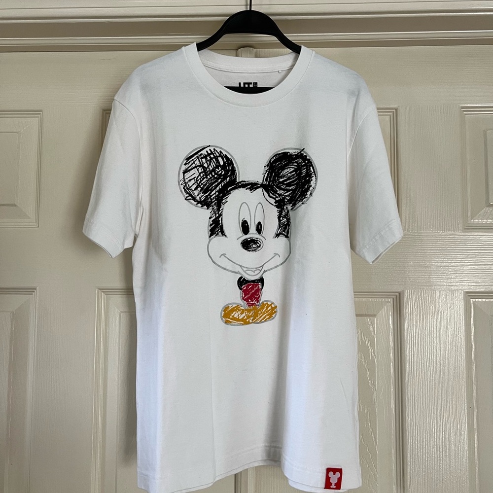 Uniqlo Disney White Mickey Mouse Graphic T-Shirt Size Small